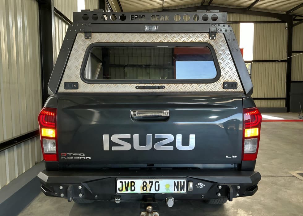  Isuzu Kb 300  - Image 2